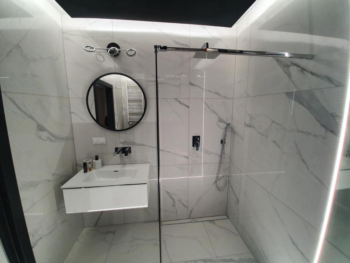 Apartament Skarbowa 1 A Silver And Gold Лешно Екстер'єр фото